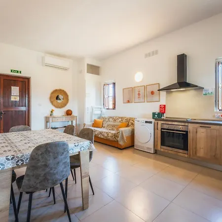 New To The Market - 4br With Pool By Sf Homes Siggiewi