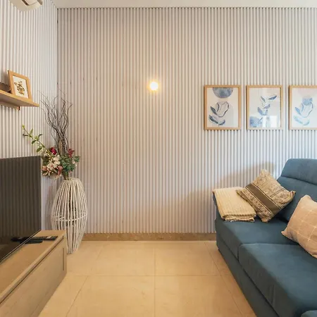 New To The Market - 4br With Pool By Sf Homes * Siggiewi