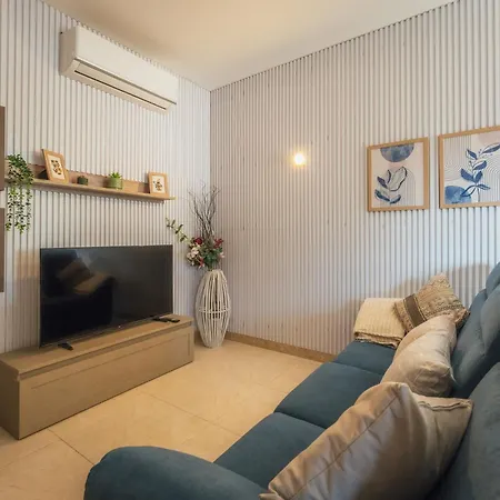 New To The Market - 4br With Pool By Sf Homes * Siggiewi