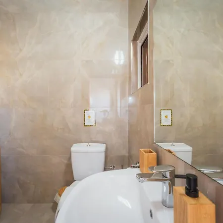 New To The Market - 4br With Pool By Sf Homes Siggiewi
